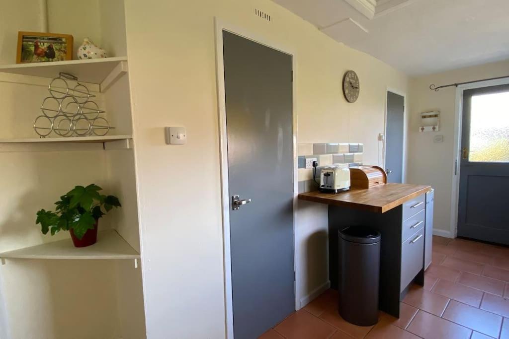 גלוסטר Cheerful 3 Bedroom Bungalow With Indoor Fire Place מראה חיצוני תמונה